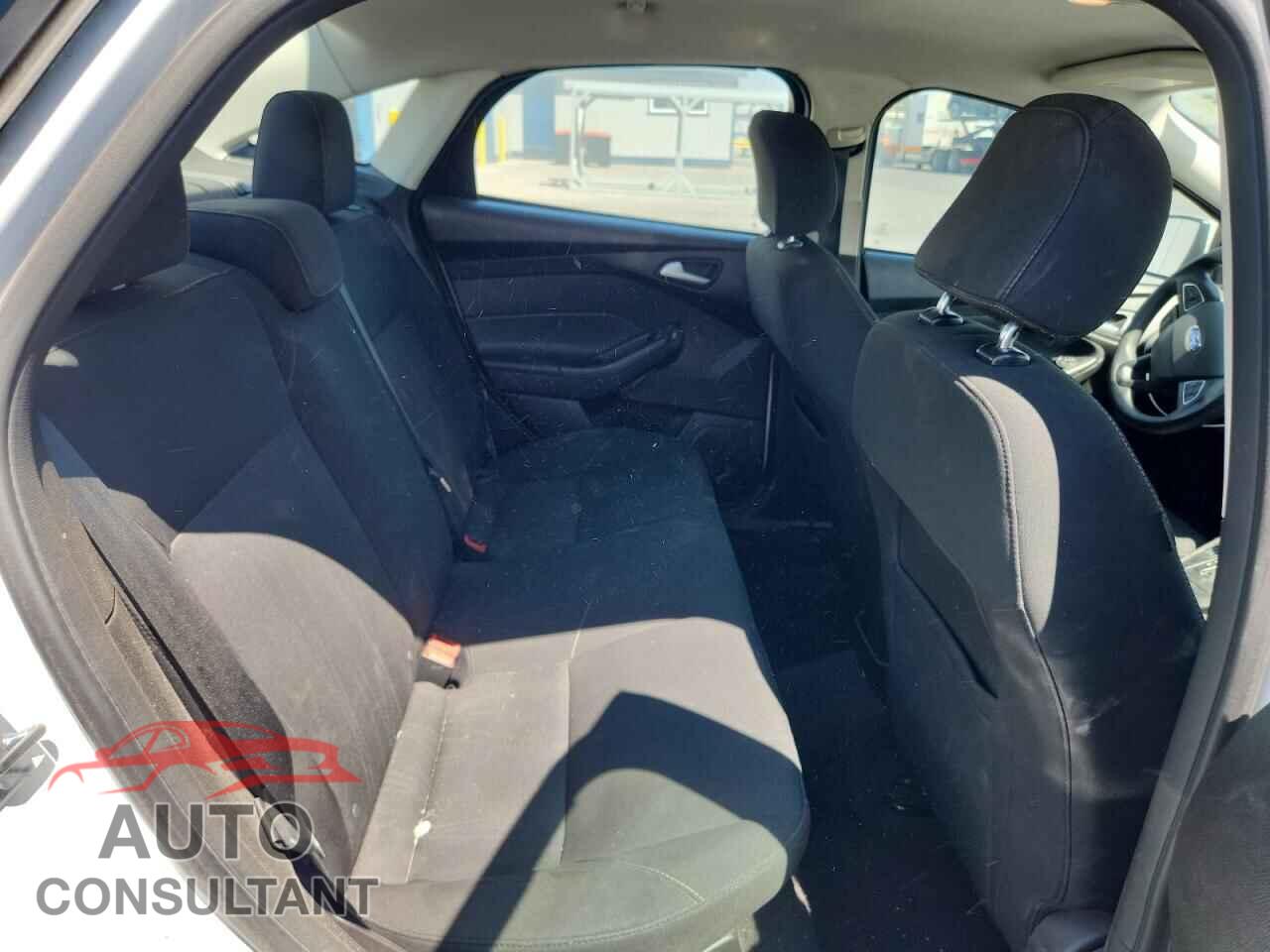 FORD FOCUS 2017 - 1FADP3F26HL300178