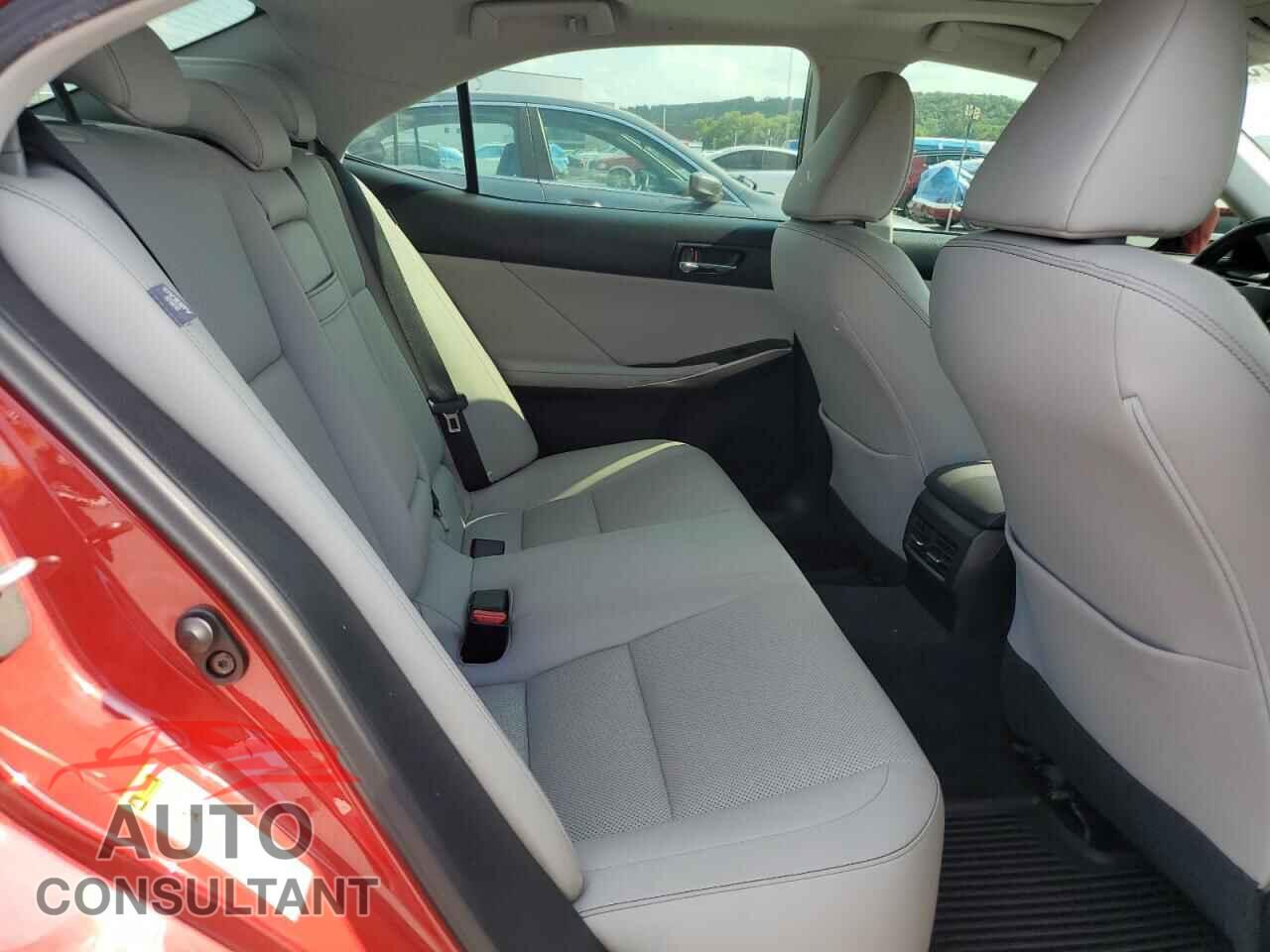 LEXUS IS 2016 - JTHCM1D21G5004895