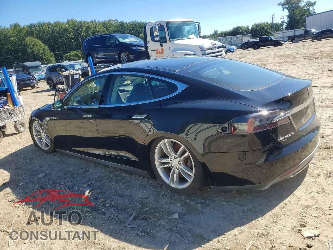 TESLA MODEL S 2013 - 5YJSA1CG9DFP06802