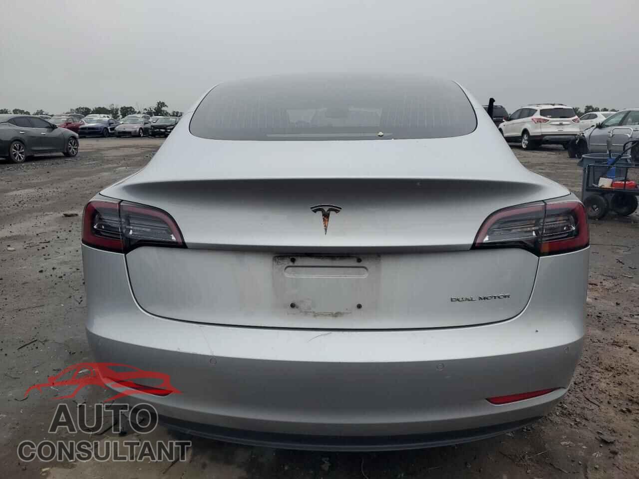 TESLA MODEL 3 2018 - 5YJ3E1EB0JF114596