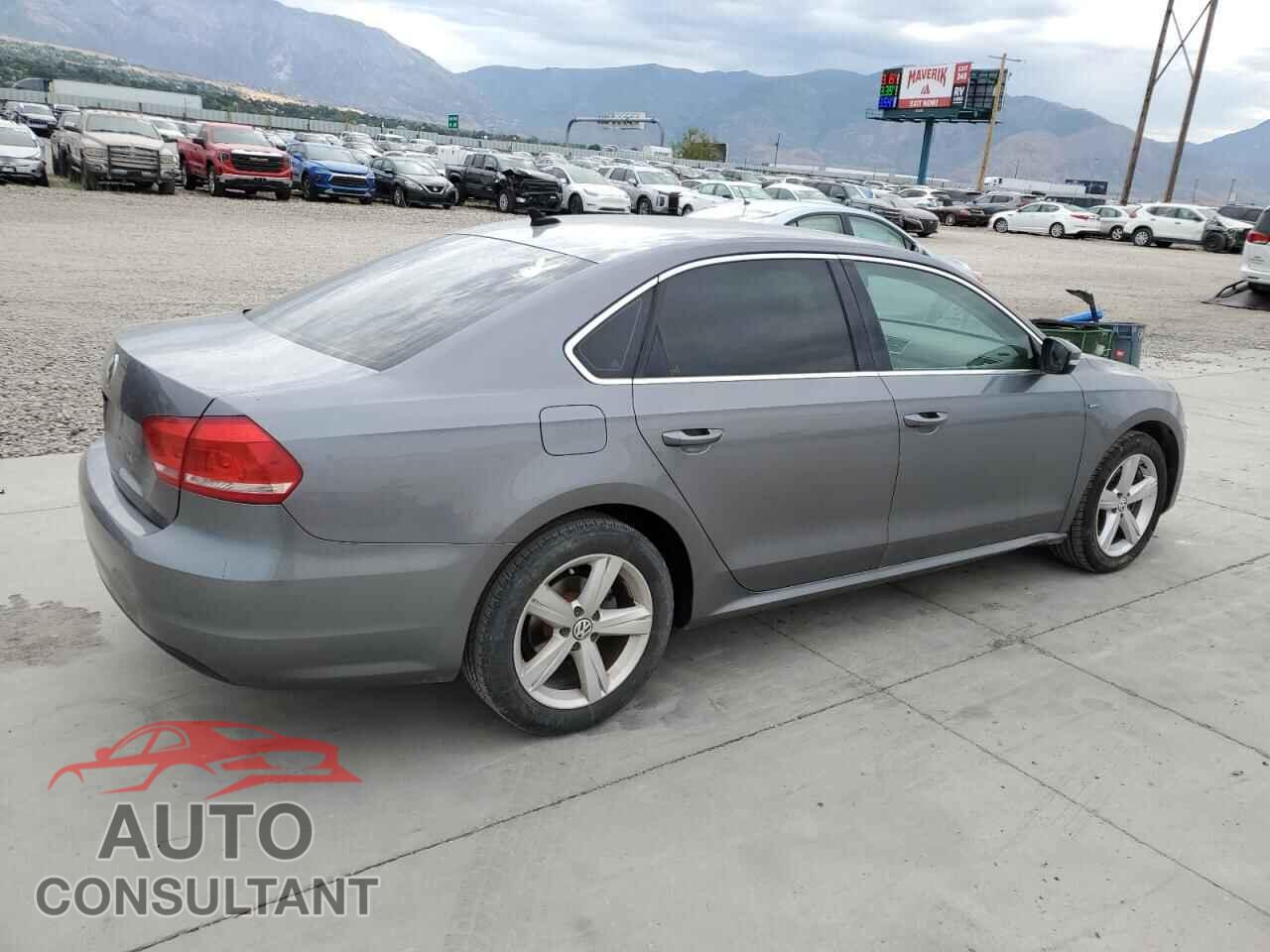 VOLKSWAGEN PASSAT 2015 - 1VWAT7A34FC095275