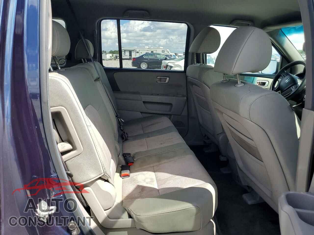 HONDA PILOT 2011 - 5FNYF4H44BB103054