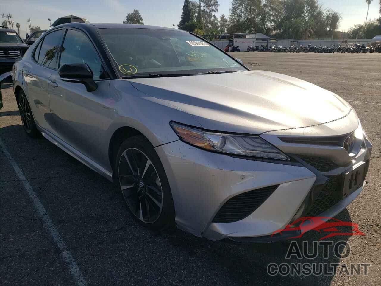 TOYOTA CAMRY 2018 - 4T1B61HK3JU115121
