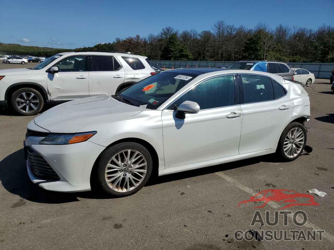 TOYOTA CAMRY 2018 - 4T1B11HKXJU011630