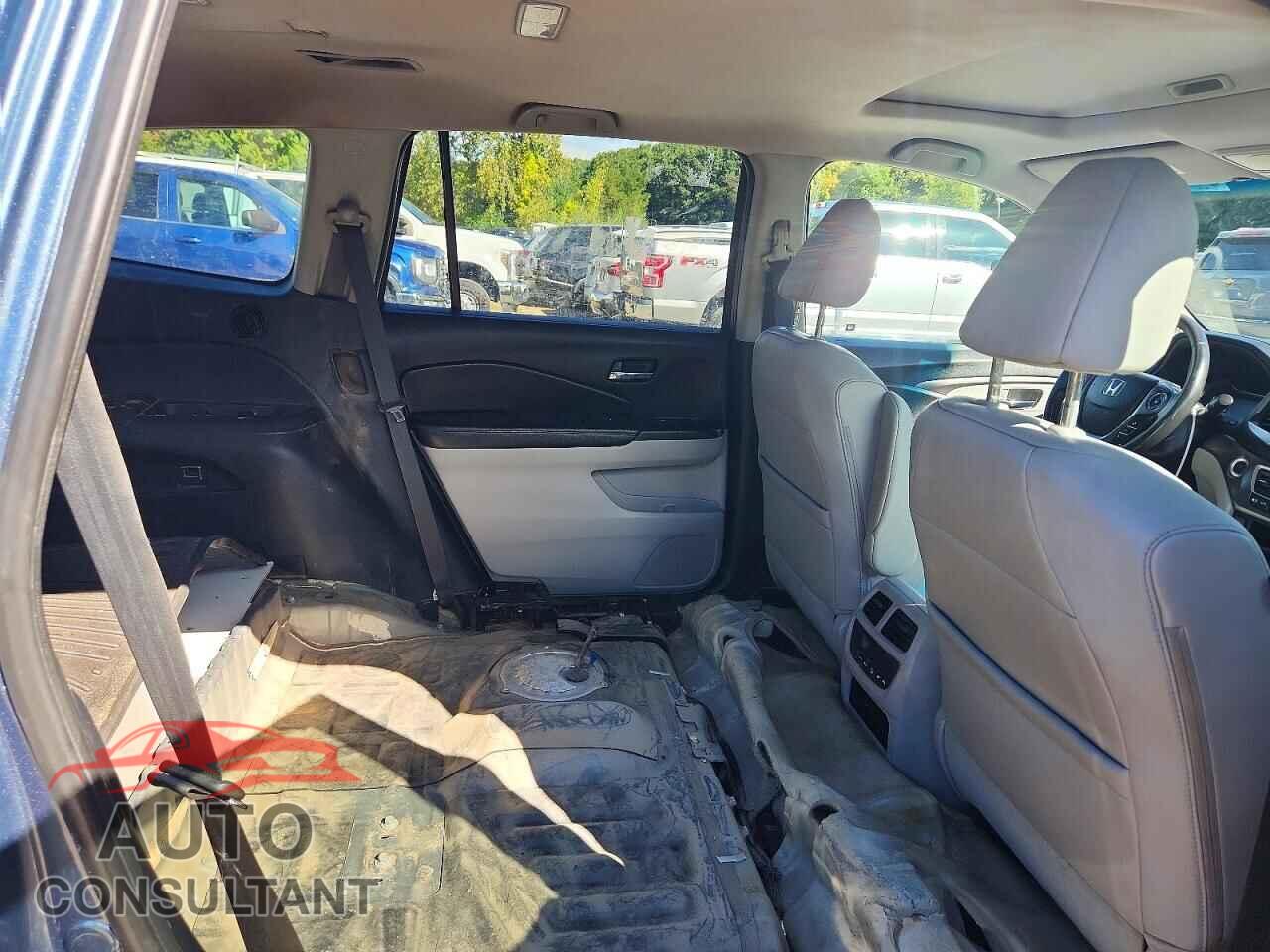 HONDA PILOT 2017 - 5FNYF6H57HB086702