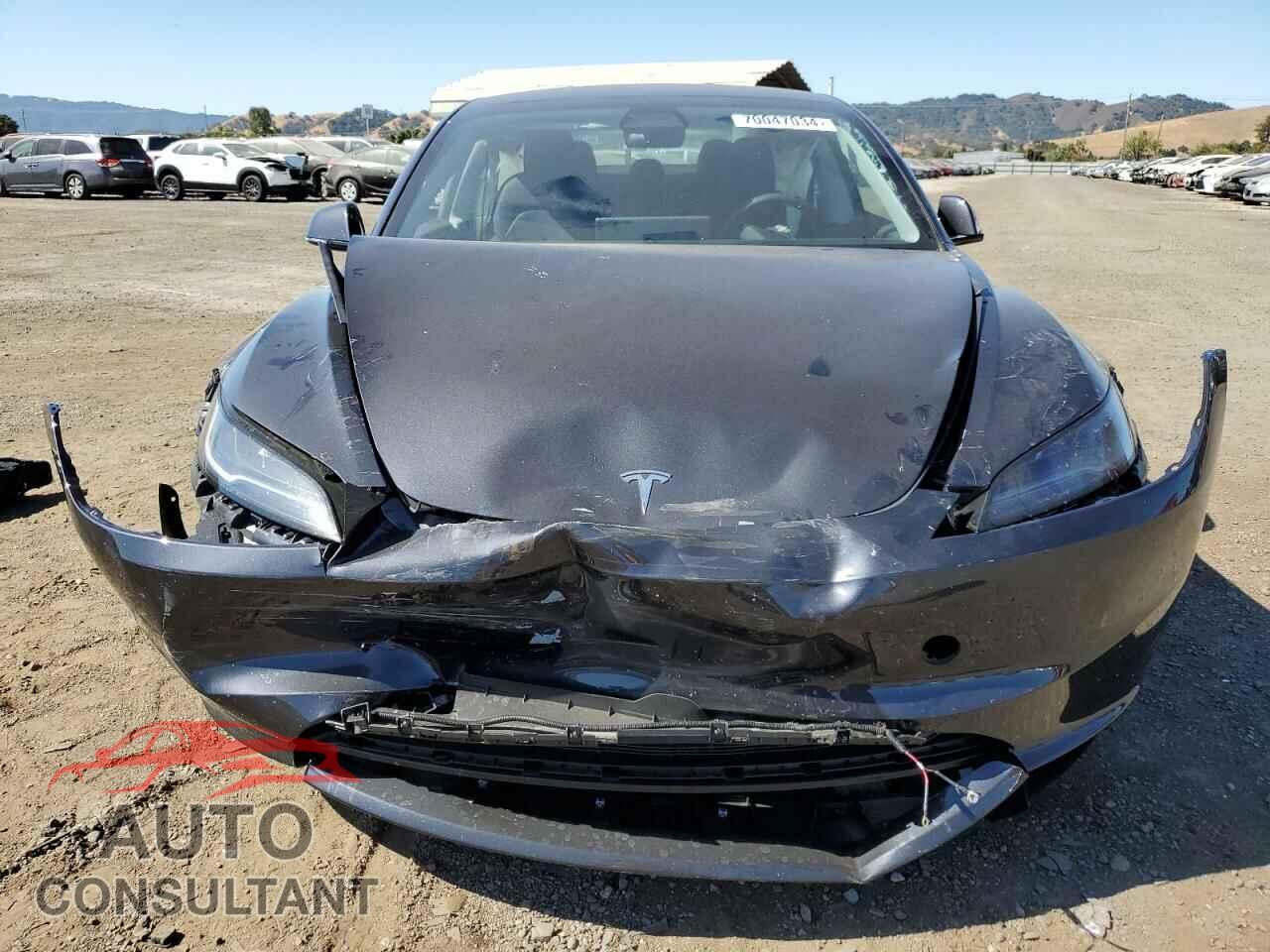 TESLA MODEL 3 2024 - 5YJ3E1EA4RF743197