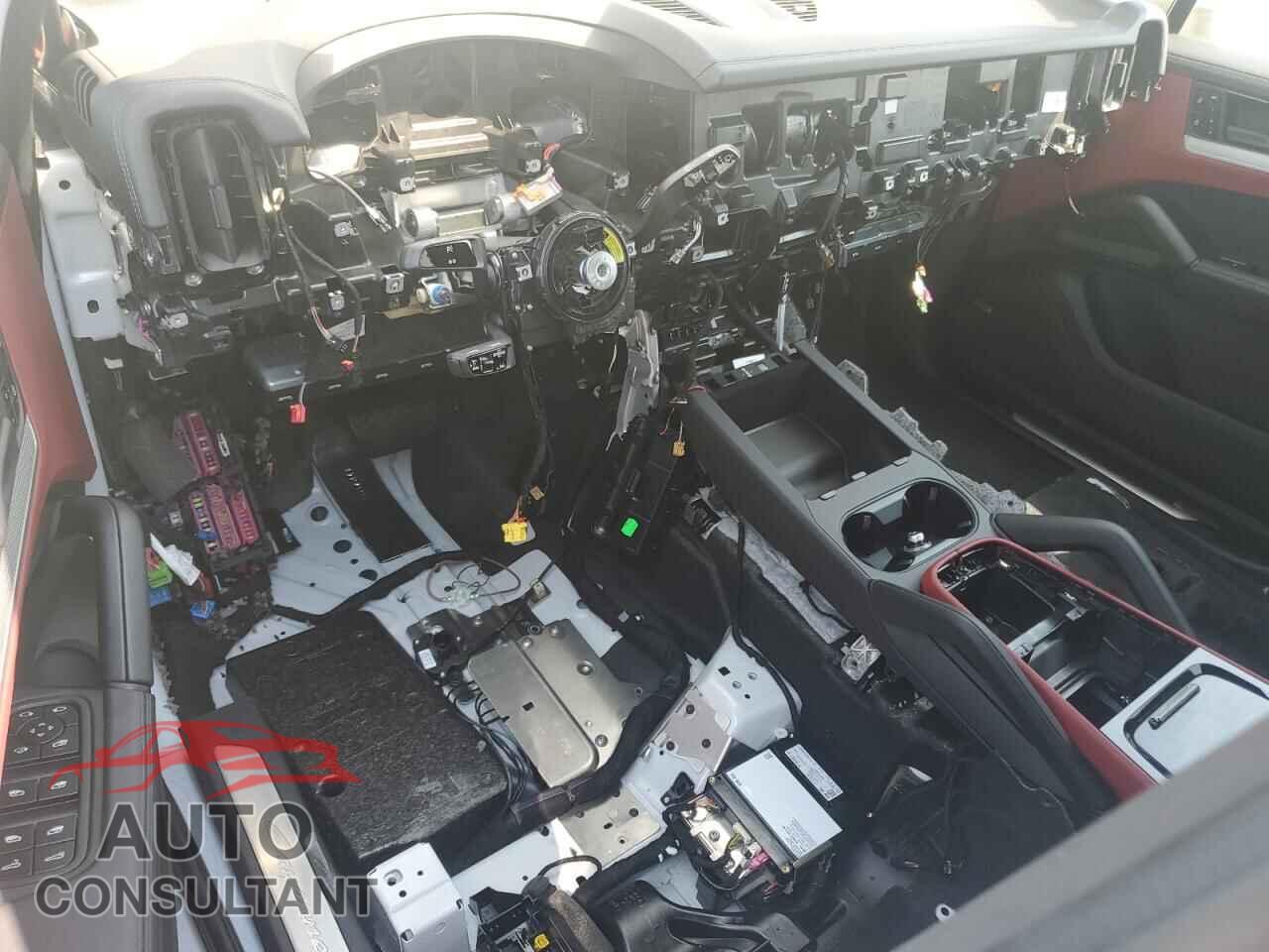 PORSCHE CAYENNE 2024 - WP1AA2AY6RDA12143
