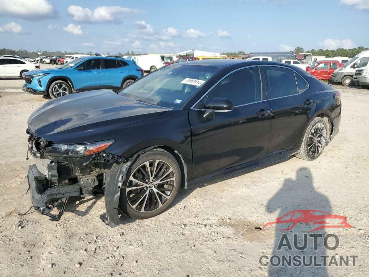 TOYOTA CAMRY 2018 - 4T1B11HK8JU083393