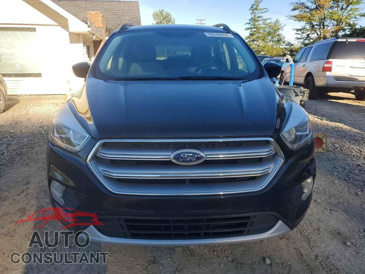 FORD ESCAPE 2017 - 1FMCU0GD2HUE91813