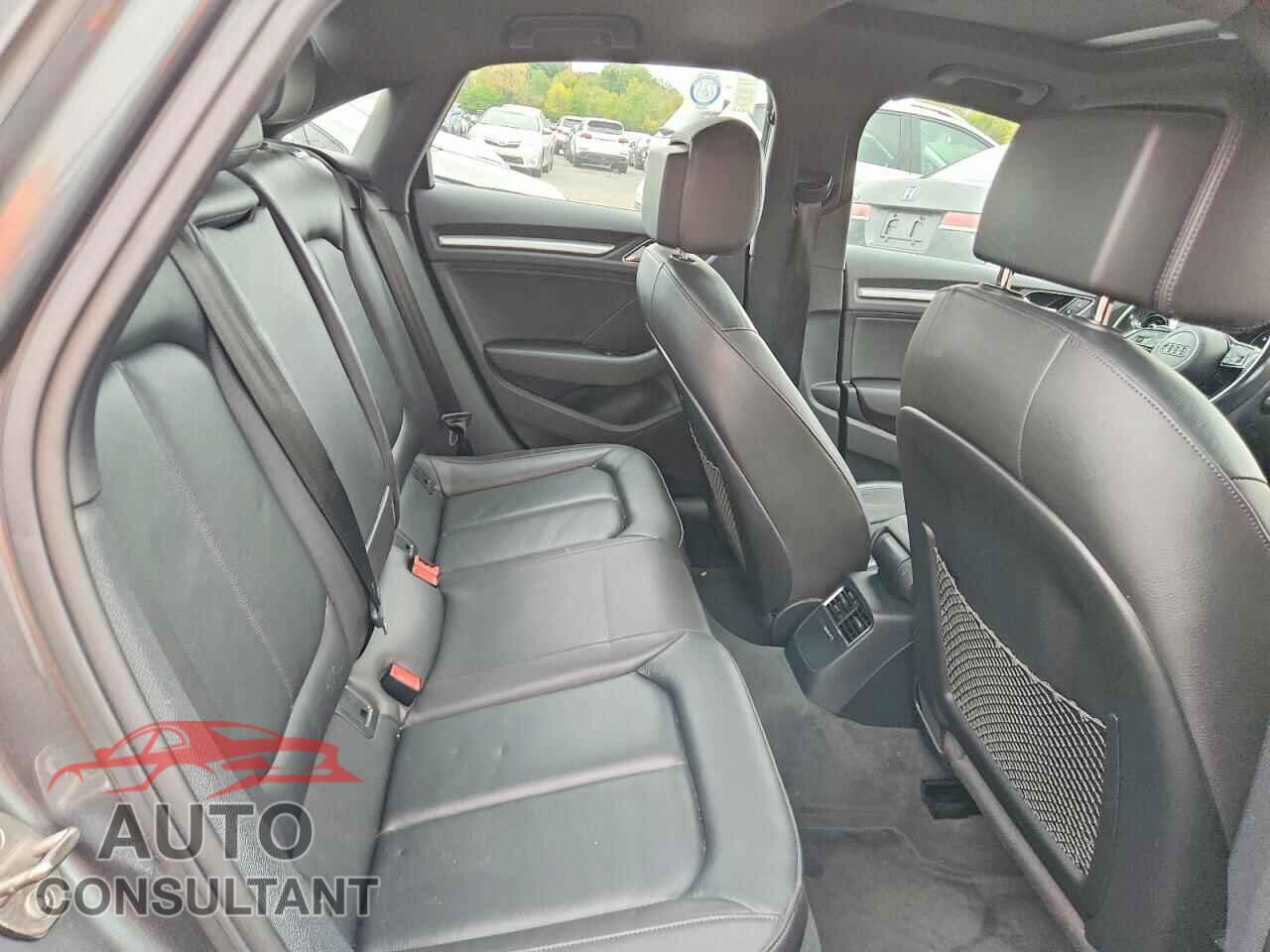 AUDI A3 2018 - WAUB8GFFXJ1017905