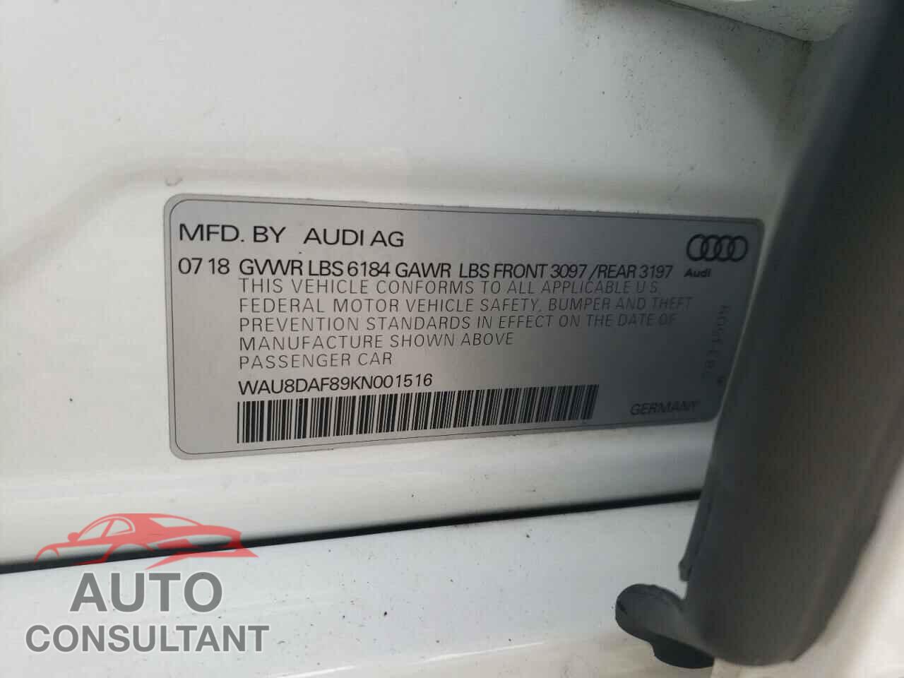 AUDI A8 2019 - WAU8DAF89KN001516