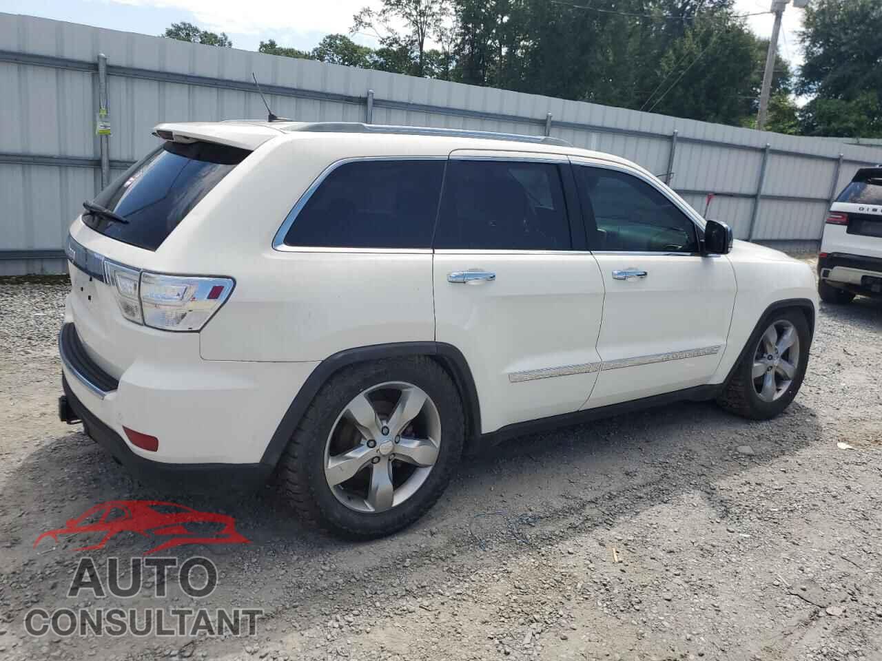 JEEP GRAND CHER 2011 - 1J4RR6GT8BC681245