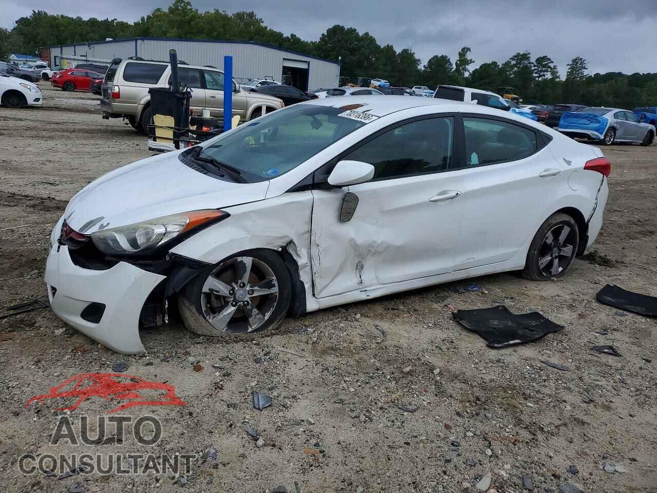 HYUNDAI ELANTRA 2013 - 5NPDH4AE5DH380523