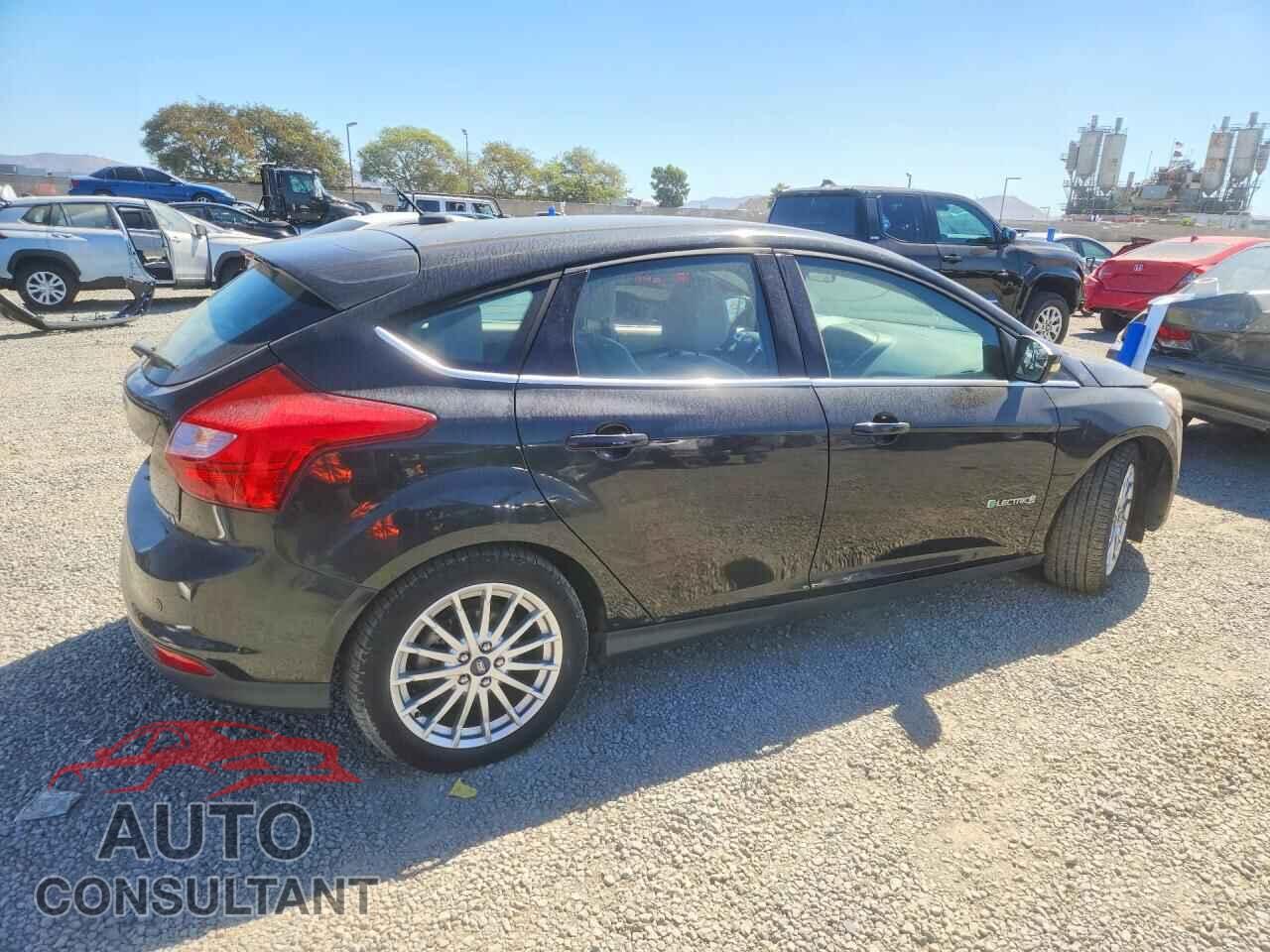 FORD FOCUS 2013 - 1FADP3R42DL159522