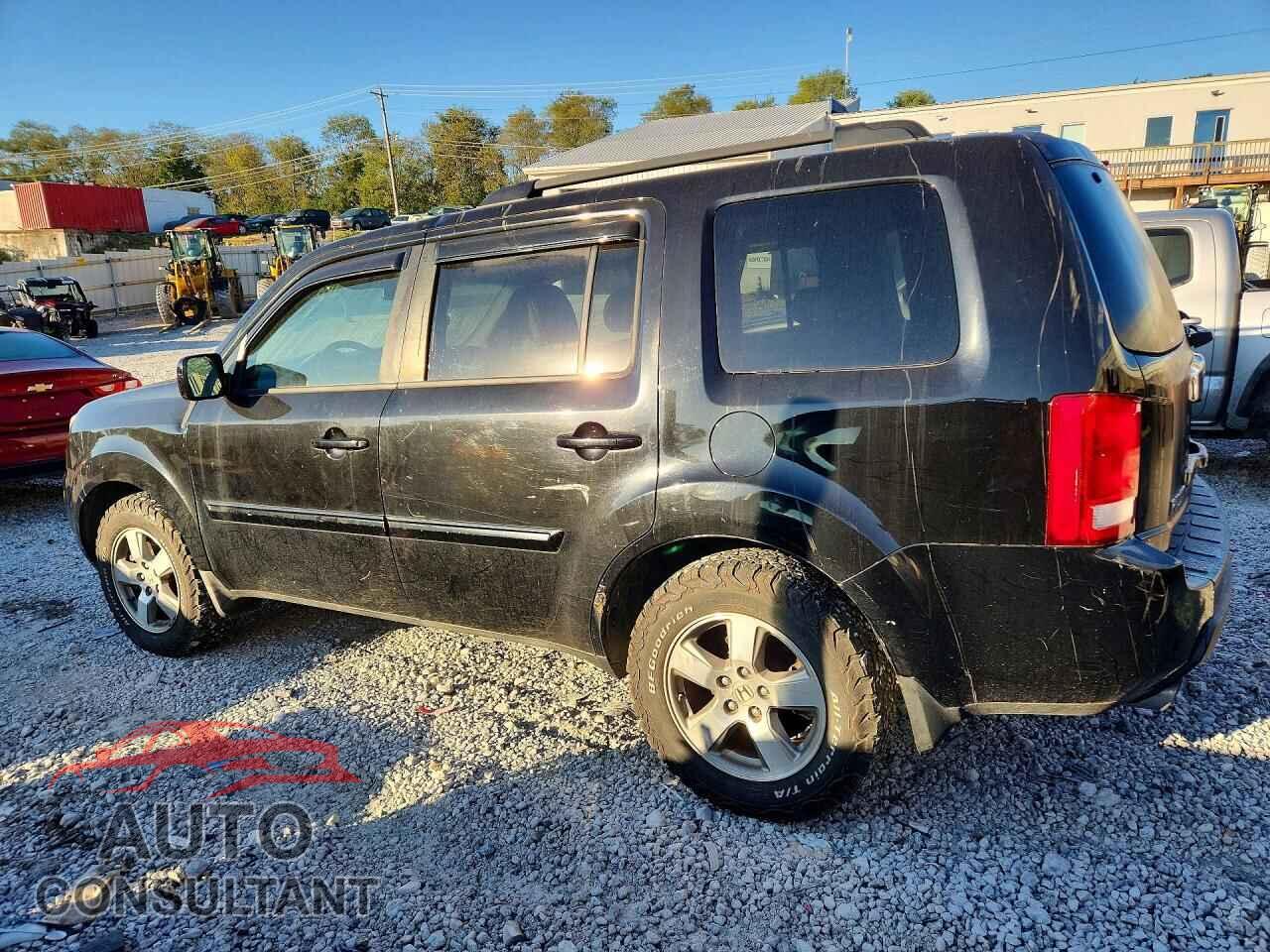 HONDA PILOT 2010 - 5FNYF4H58AB022579