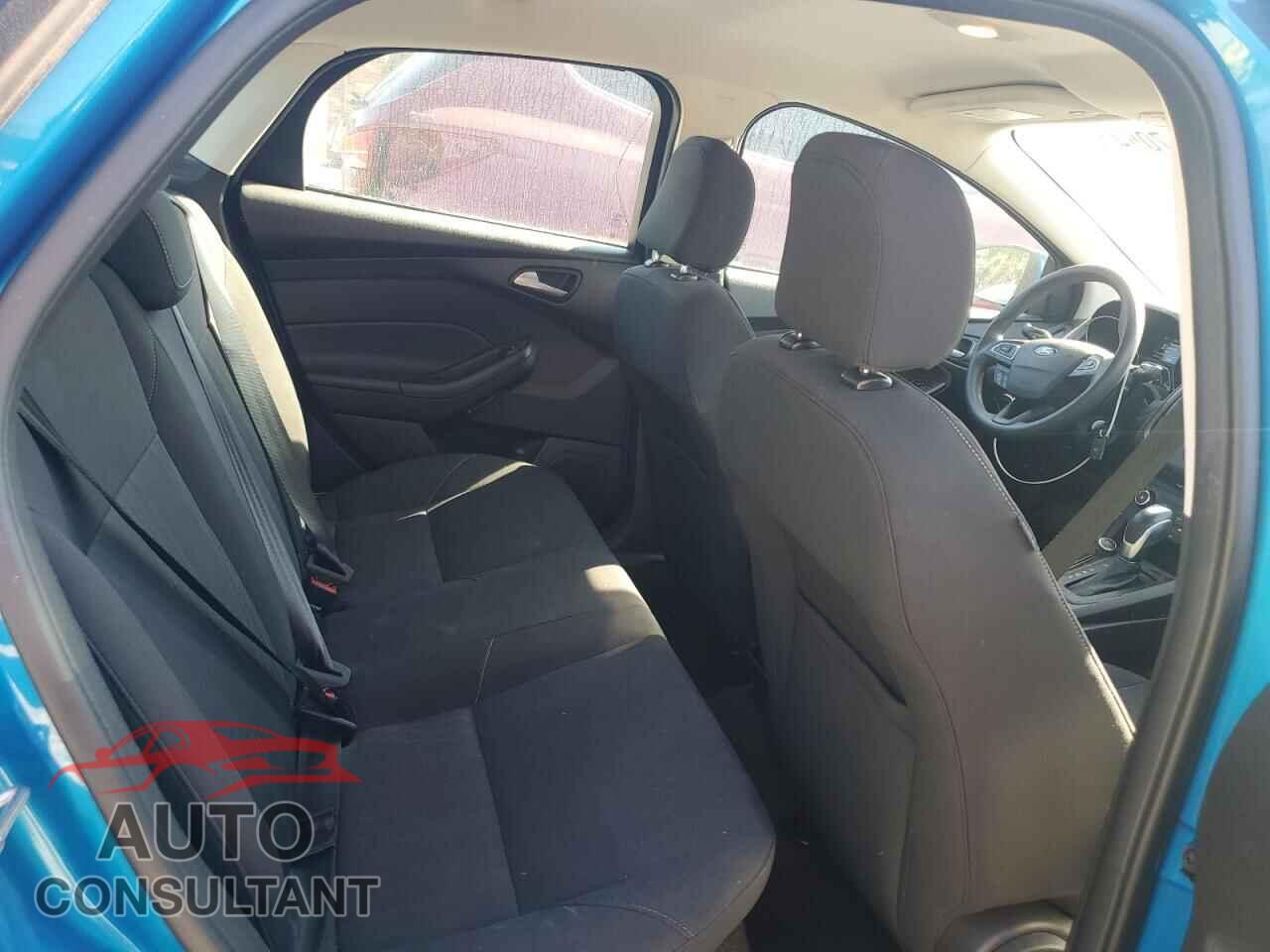 FORD FOCUS 2015 - 1FADP3F24FL352910