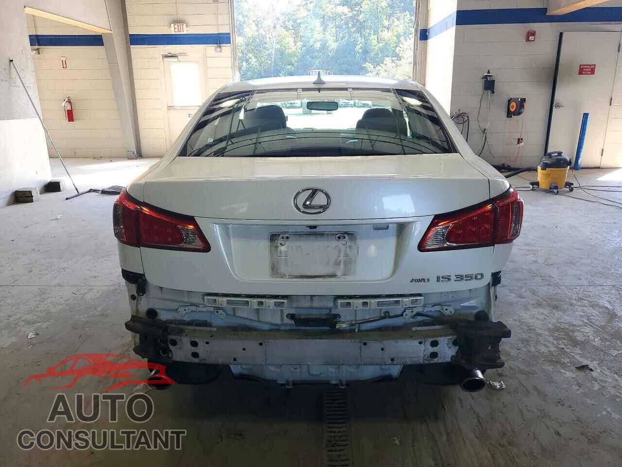 LEXUS IS 2012 - JTHCE5C2XC5002160