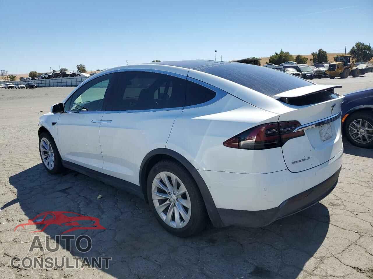 TESLA MODEL X 2017 - 5YJXCBE23HF056183