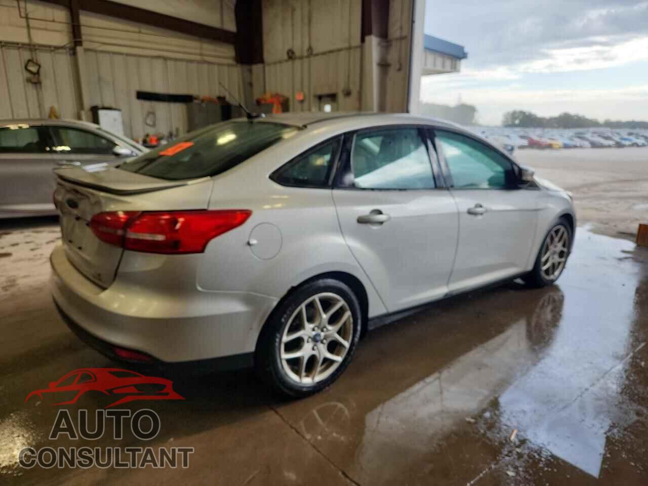 FORD FOCUS 2015 - 1FADP3F2XFL287657