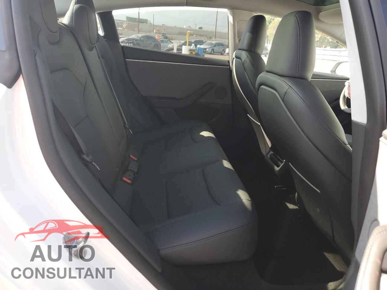 TESLA MODEL 3 2025 - 5YJ3E1EA2SF049629