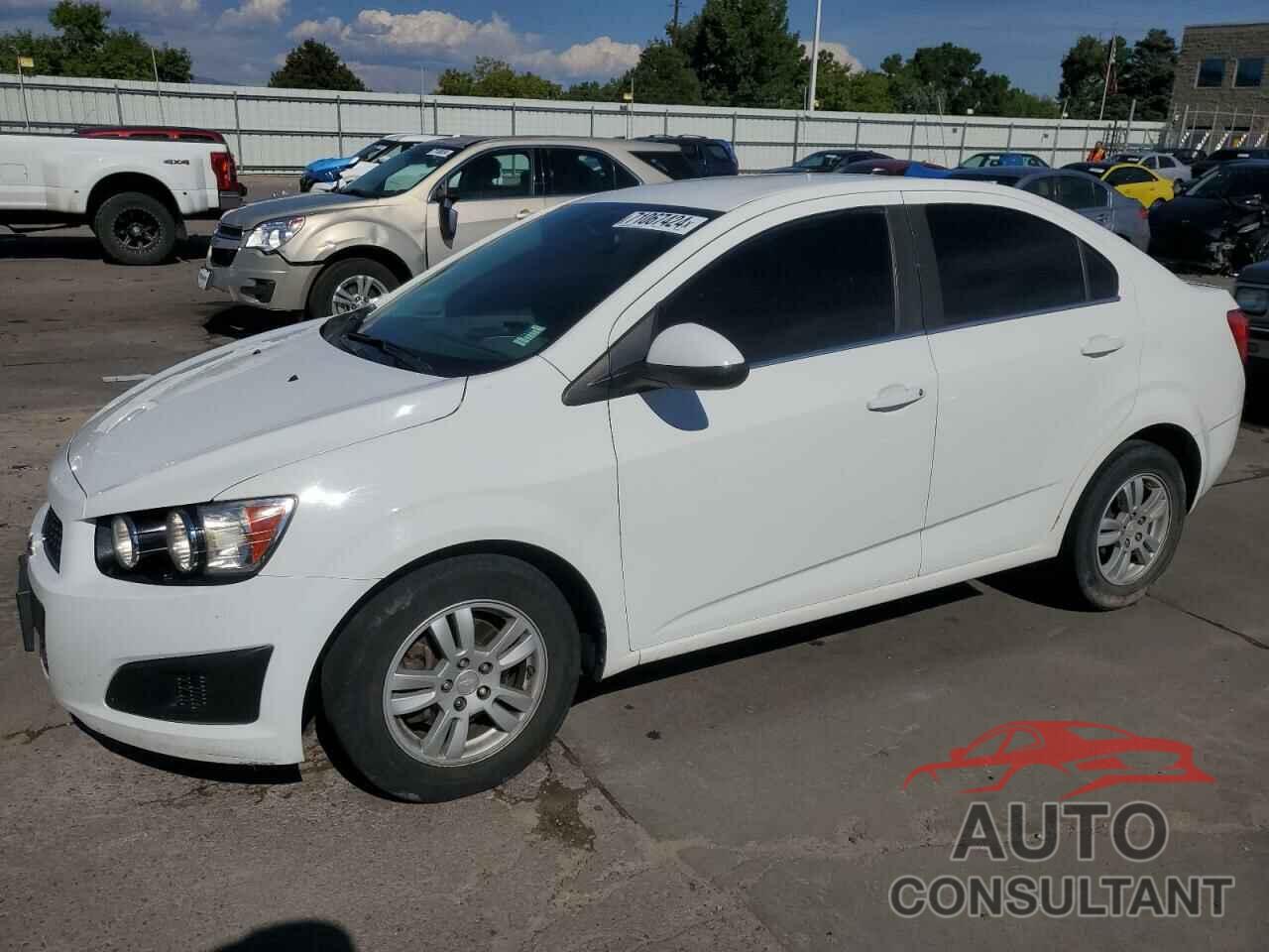 CHEVROLET SONIC 2014 - 1G1JC5SH3E4156876