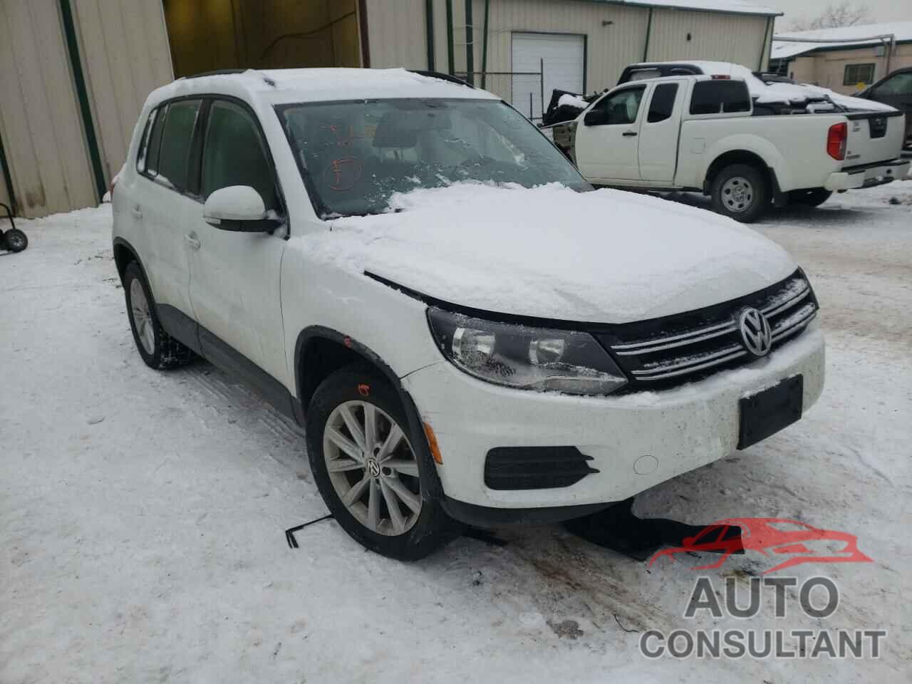 VOLKSWAGEN TIGUAN 2017 - WVGBV7AX1HK045930