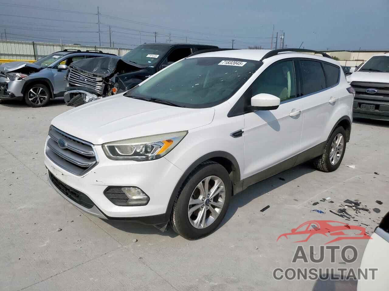 FORD ESCAPE 2017 - 1FMCU0GD6HUD85607