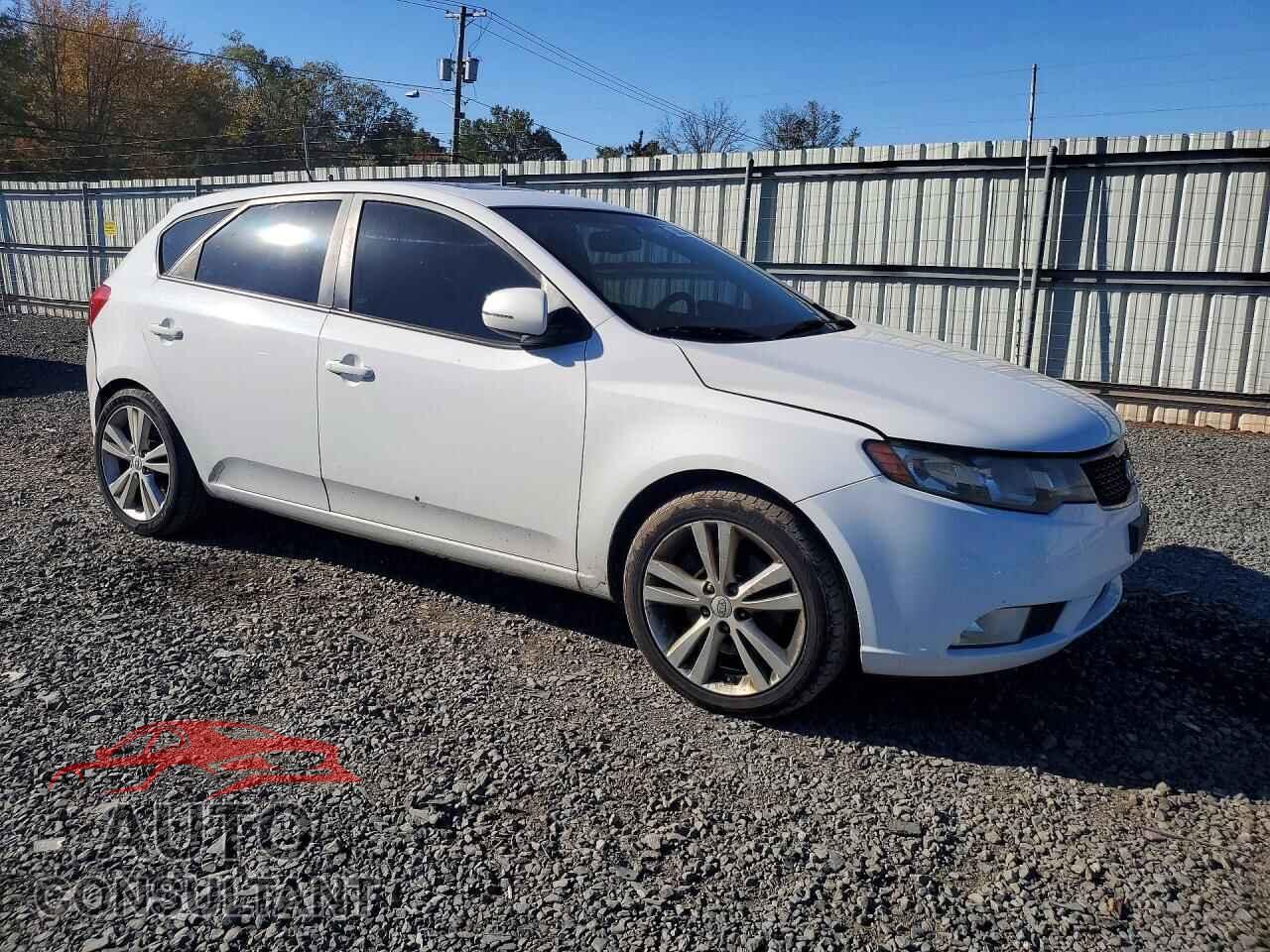 KIA FORTE 2011 - KNAFW5A39B5453003