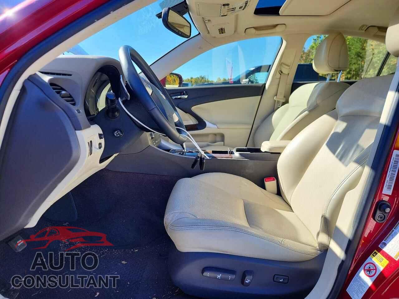LEXUS IS 2011 - JTHCE5C24B5001214