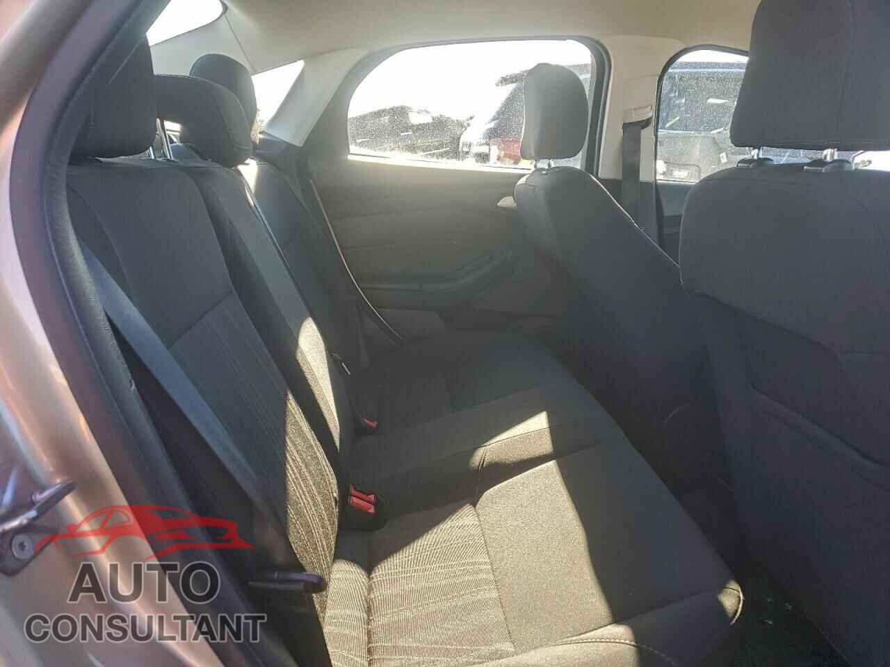 FORD FOCUS 2017 - 1FADP3F20HL321897