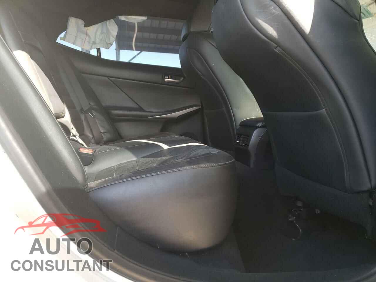 LEXUS IS 2017 - JTHBA1D26H5061356