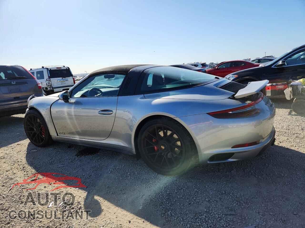 PORSCHE 911 2018 - WP0BB2A96JS134707