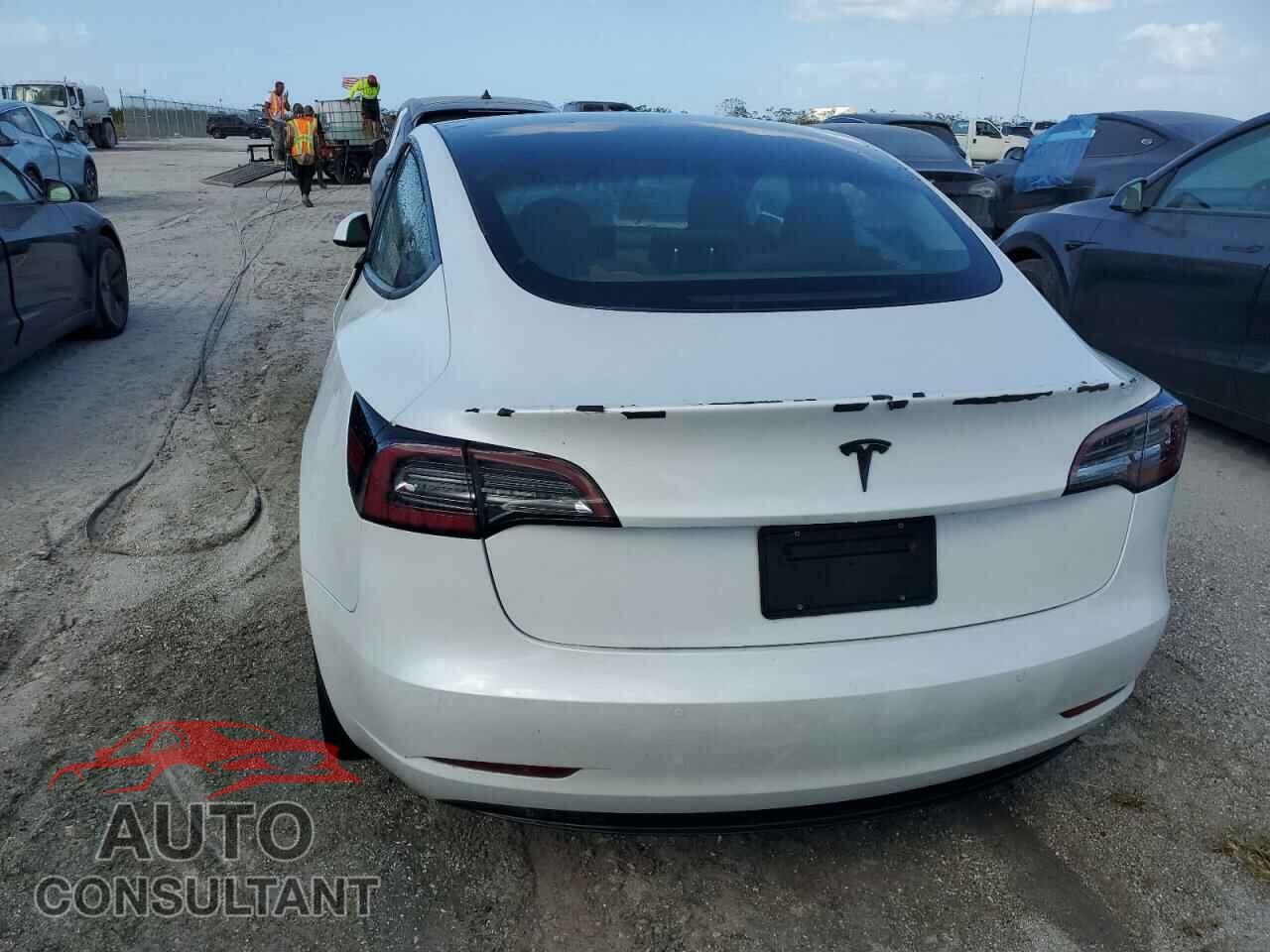 TESLA MODEL 3 2021 - 5YJ3E1EA8MF989033
