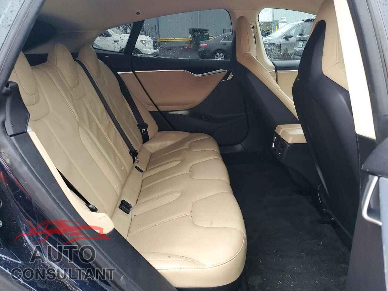 TESLA MODEL S 2013 - 5YJSA1CN8DFP06224
