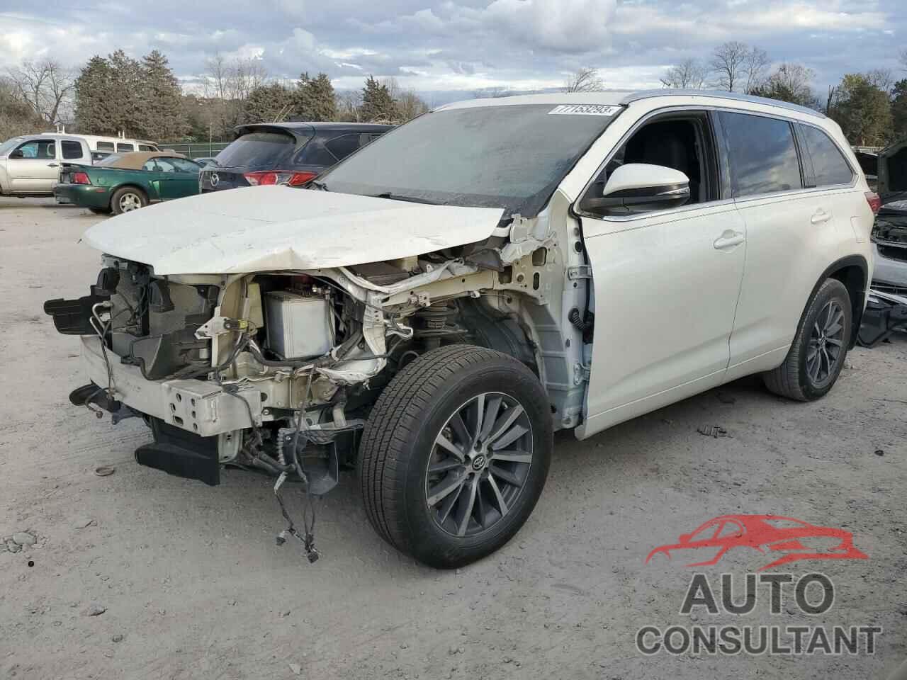TOYOTA HIGHLANDER 2018 - 5TDJZRFH8JS556390