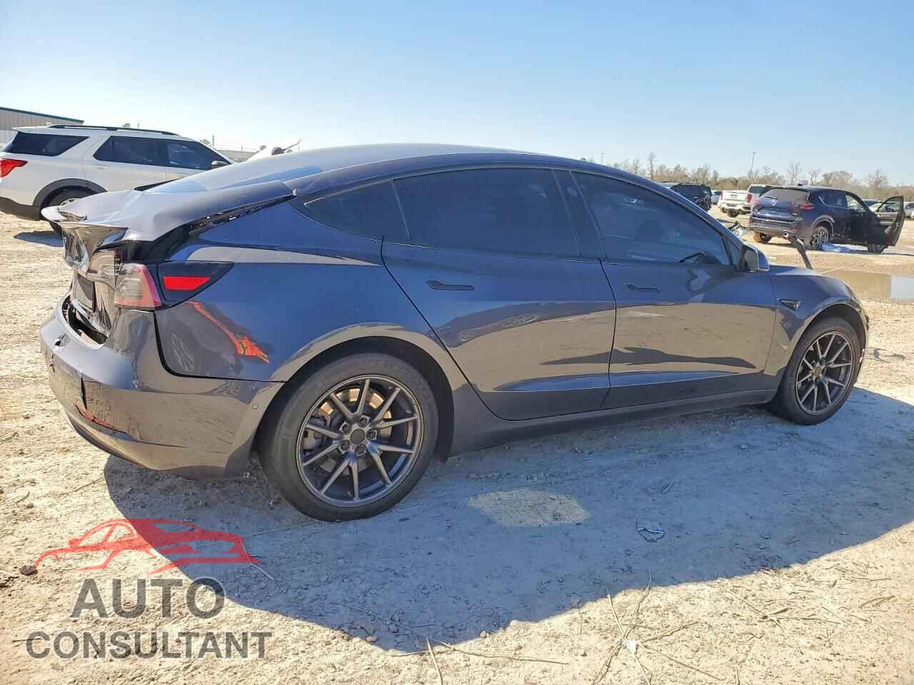TESLA MODEL 3 2019 - 5YJ3E1EA7KF298735