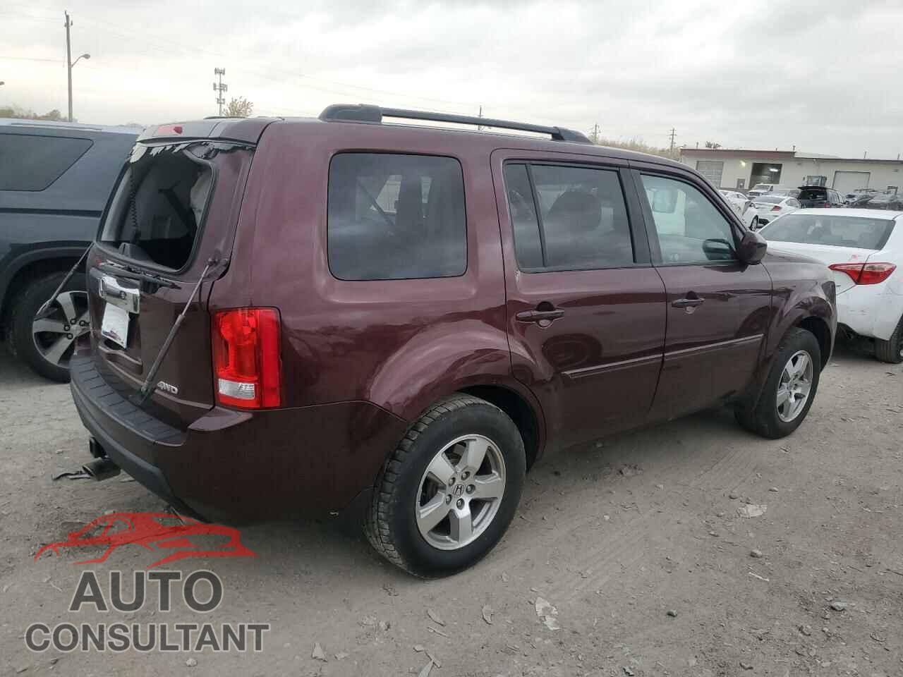 HONDA PILOT 2011 - 5FNYF4H50BB037255