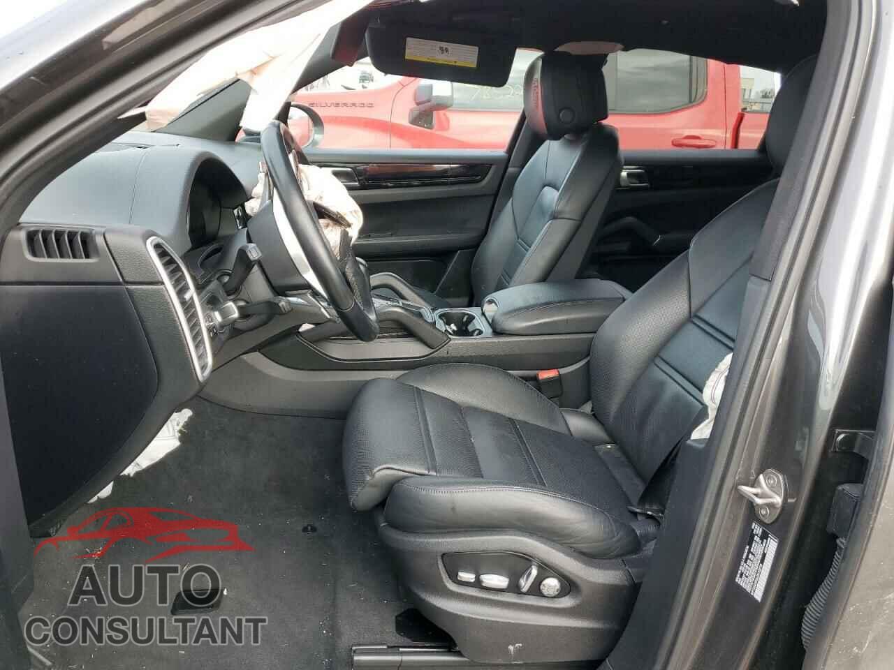 PORSCHE CAYENNE 2020 - WP1AA2AY6LDA10318