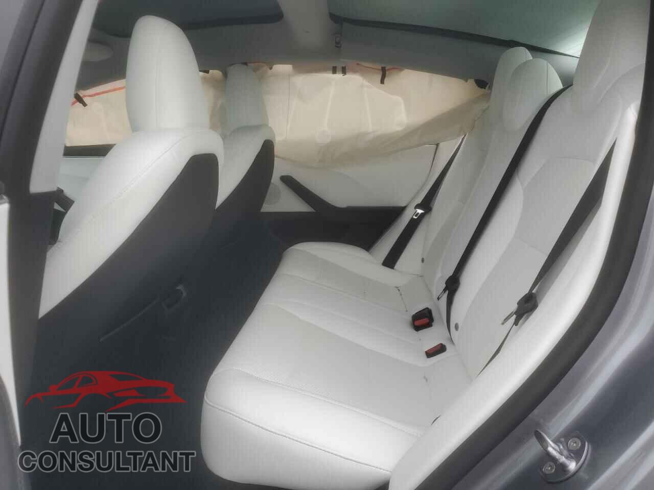 TESLA MODEL 3 2025 - 5YJ3E1EA2SF058475