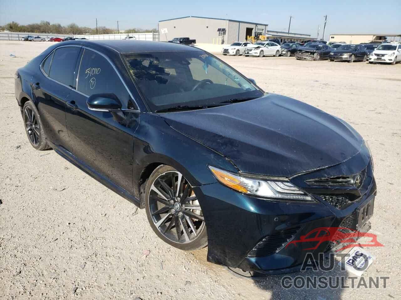 TOYOTA CAMRY 2018 - 4T1B61HK8JU540110