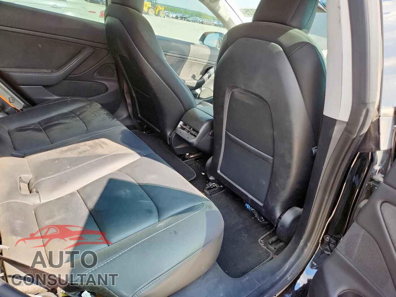 TESLA MODEL 3 2018 - 5YJ3E1EA1JF156475