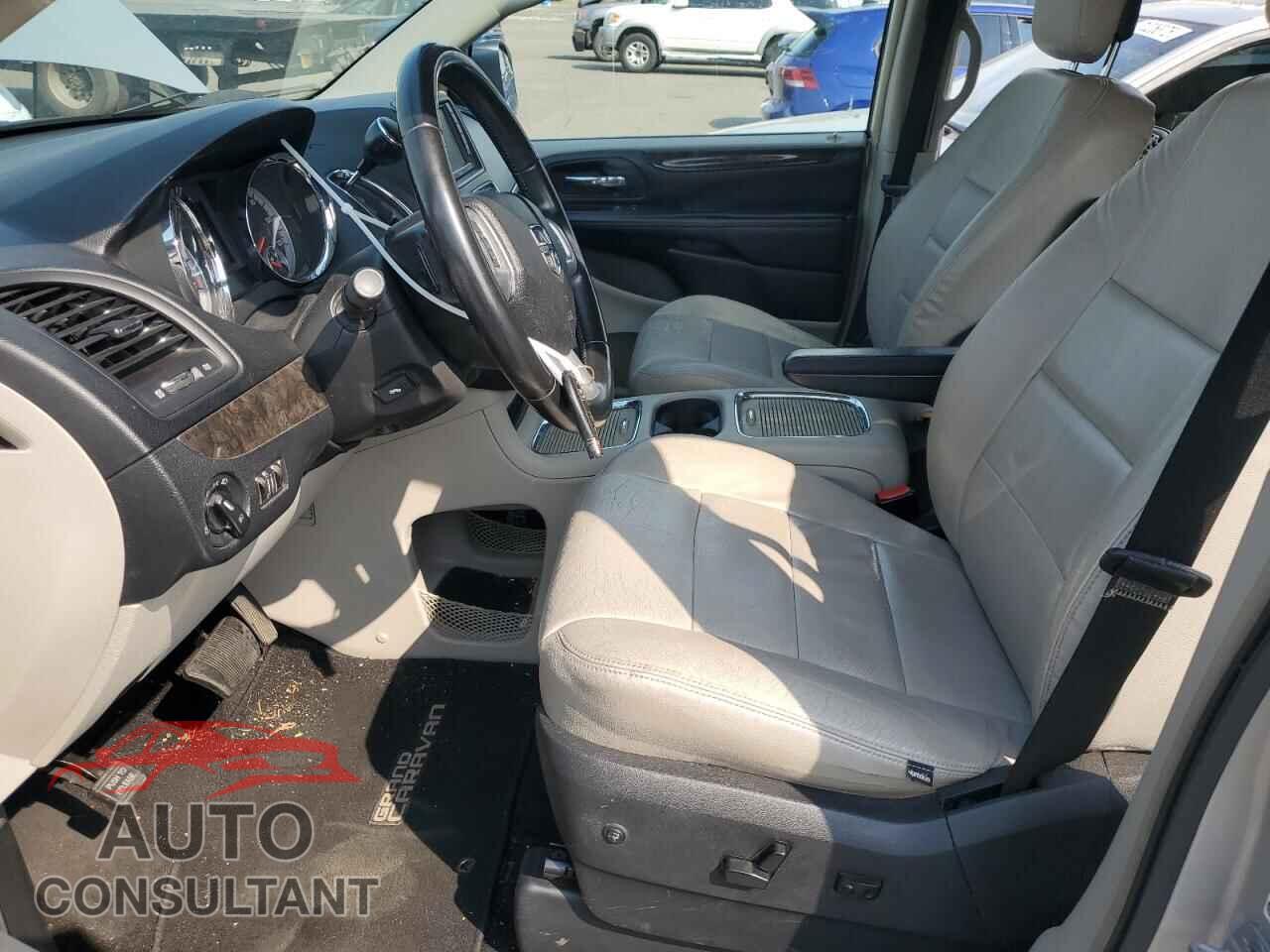 DODGE CARAVAN 2011 - 2D4RN5DG0BR689871