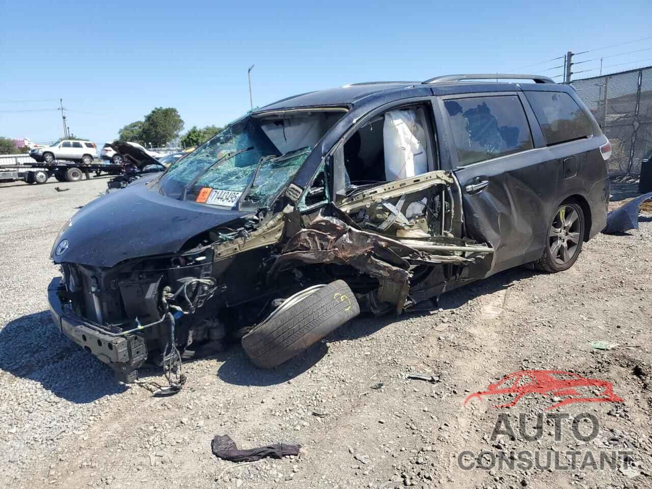 TOYOTA SIENNA 2015 - 5TDXK3DC0FS582752