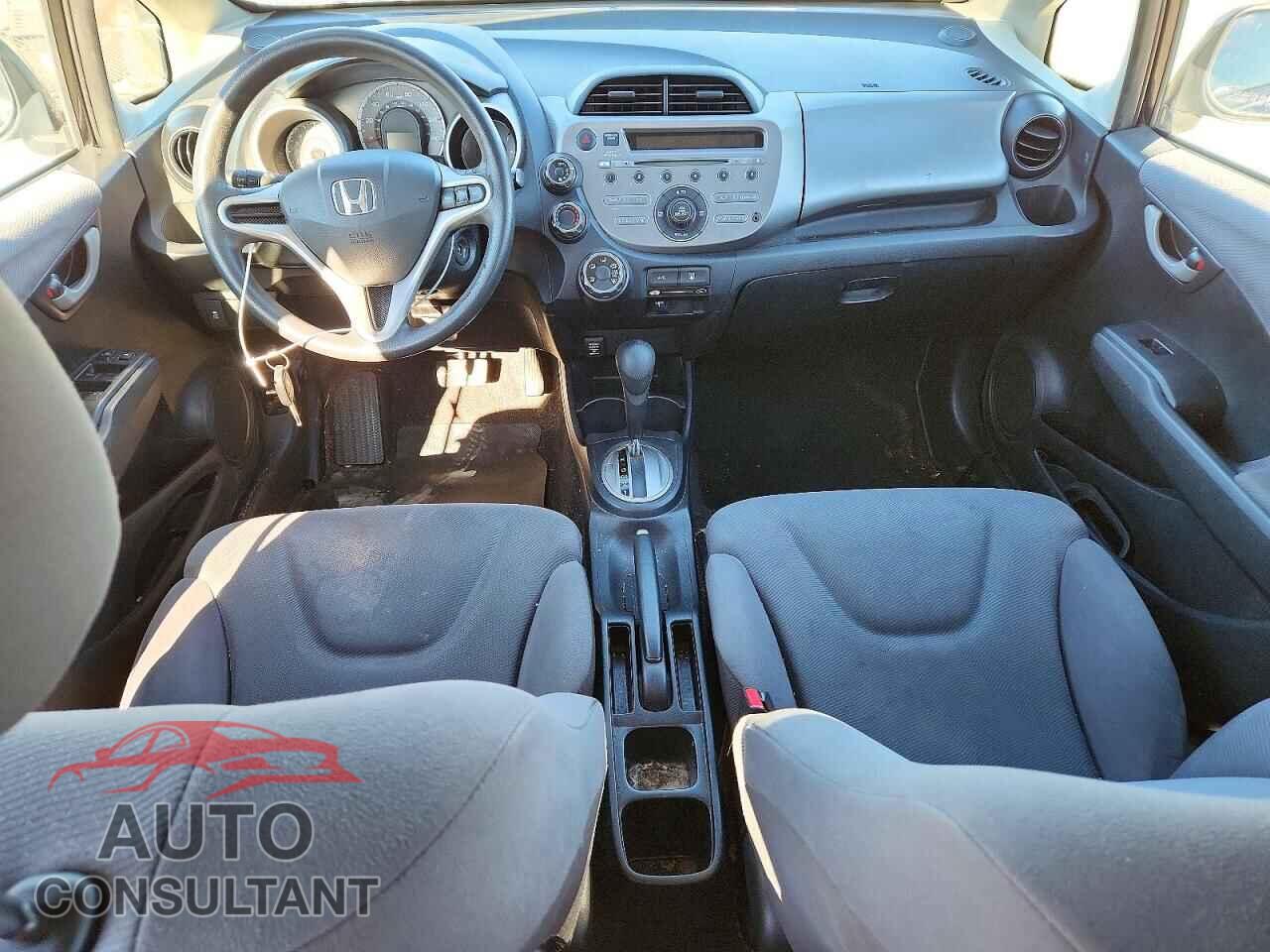 HONDA FIT 2013 - JHMGE8H31DC074415