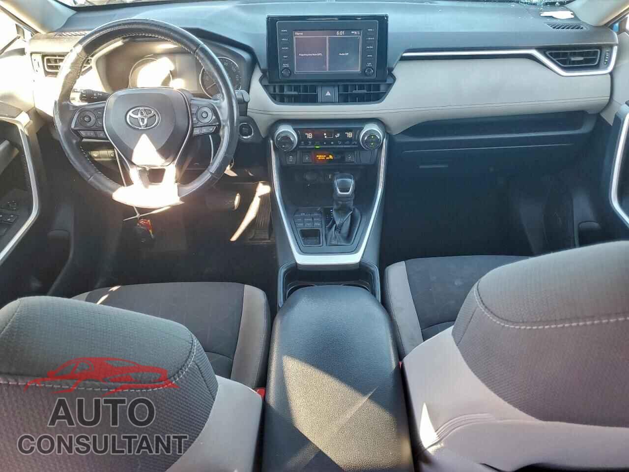 TOYOTA RAV4 2019 - JTMP1RFV2KD024668