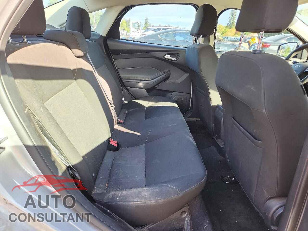 FORD FOCUS 2015 - 1FADP3F20FL241786