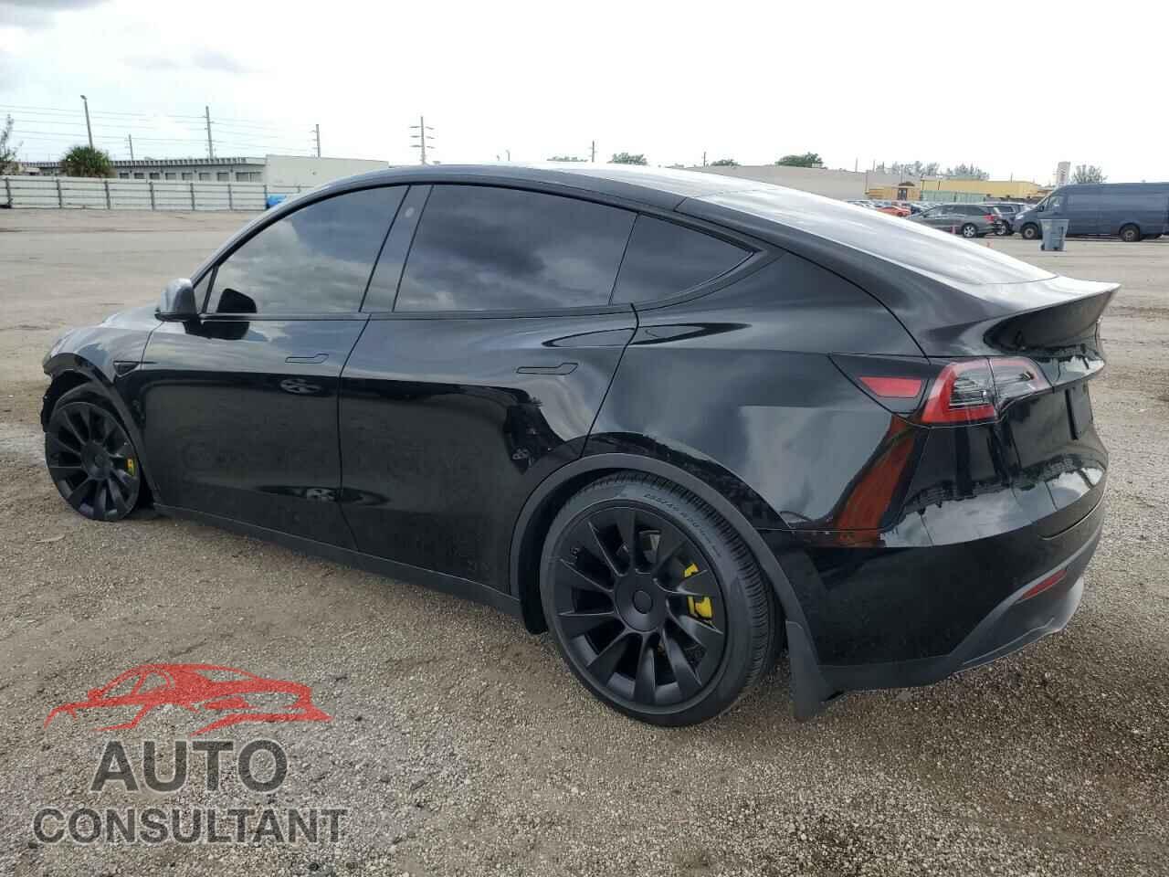 TESLA MODEL Y 2021 - 5YJYGAEE7MF249136