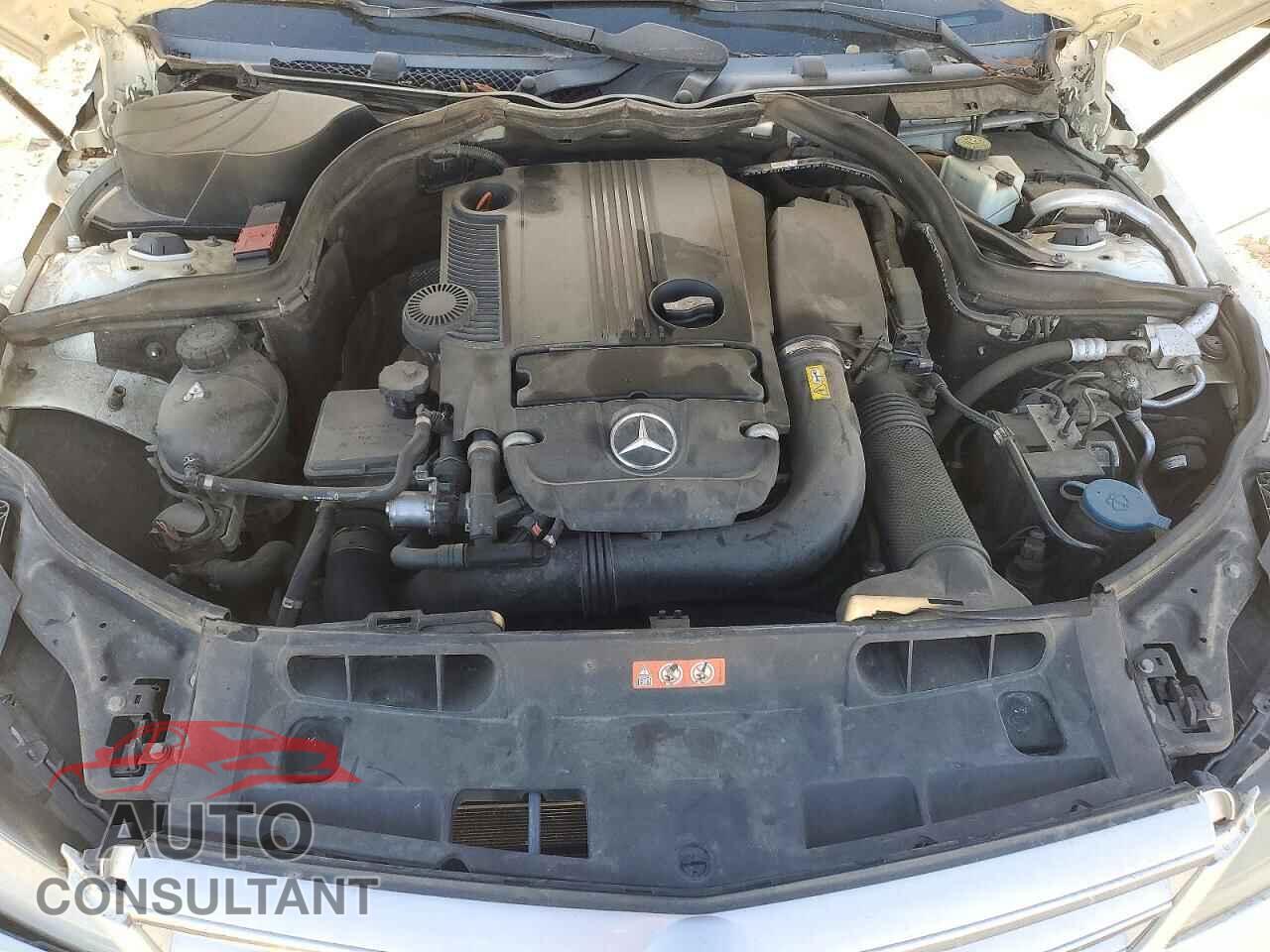 MERCEDES-BENZ C-CLASS 2012 - WDDGF4HB2CA641097