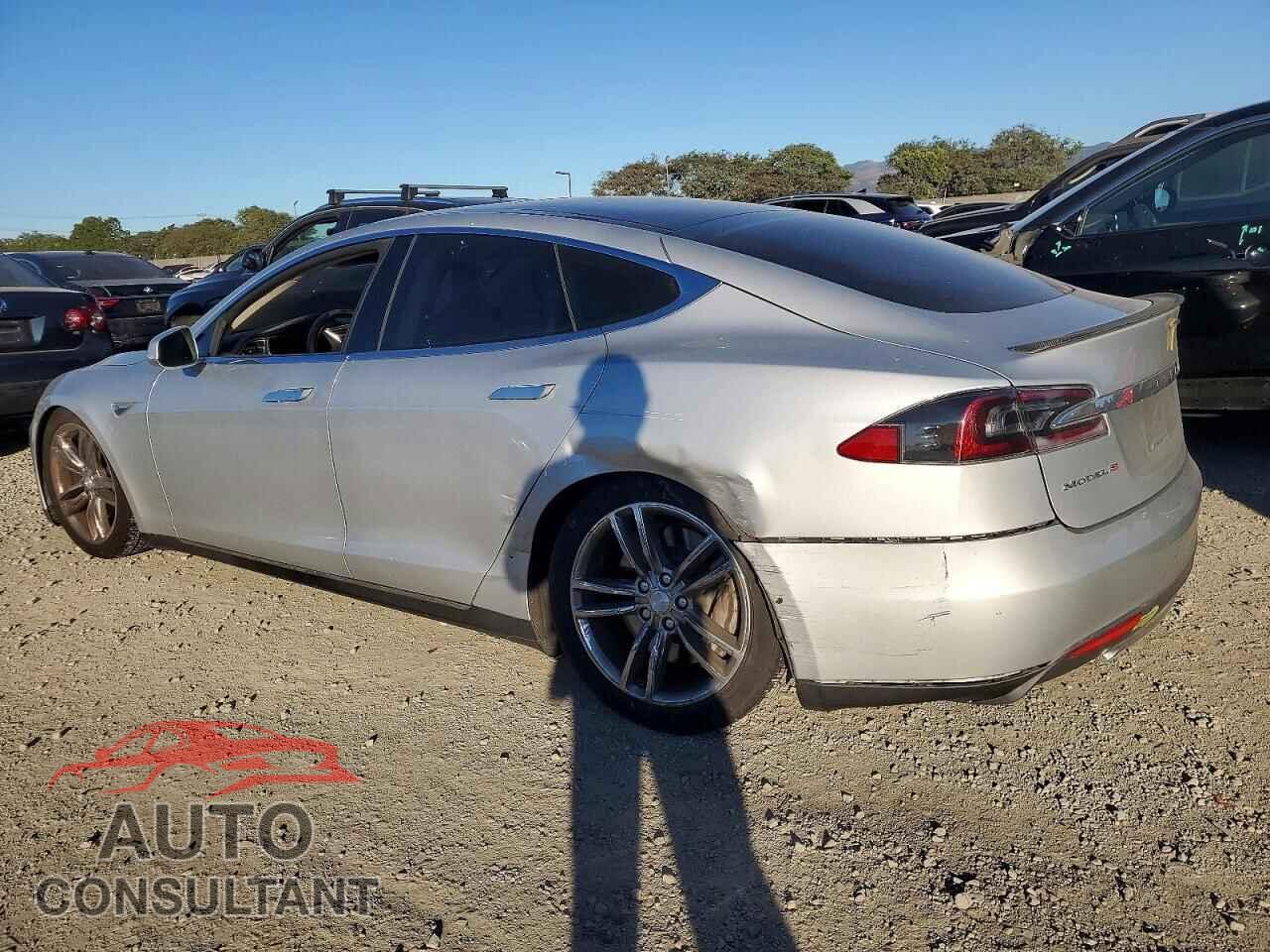 TESLA MODEL S 2013 - 5YJSA1DN9DFP16579