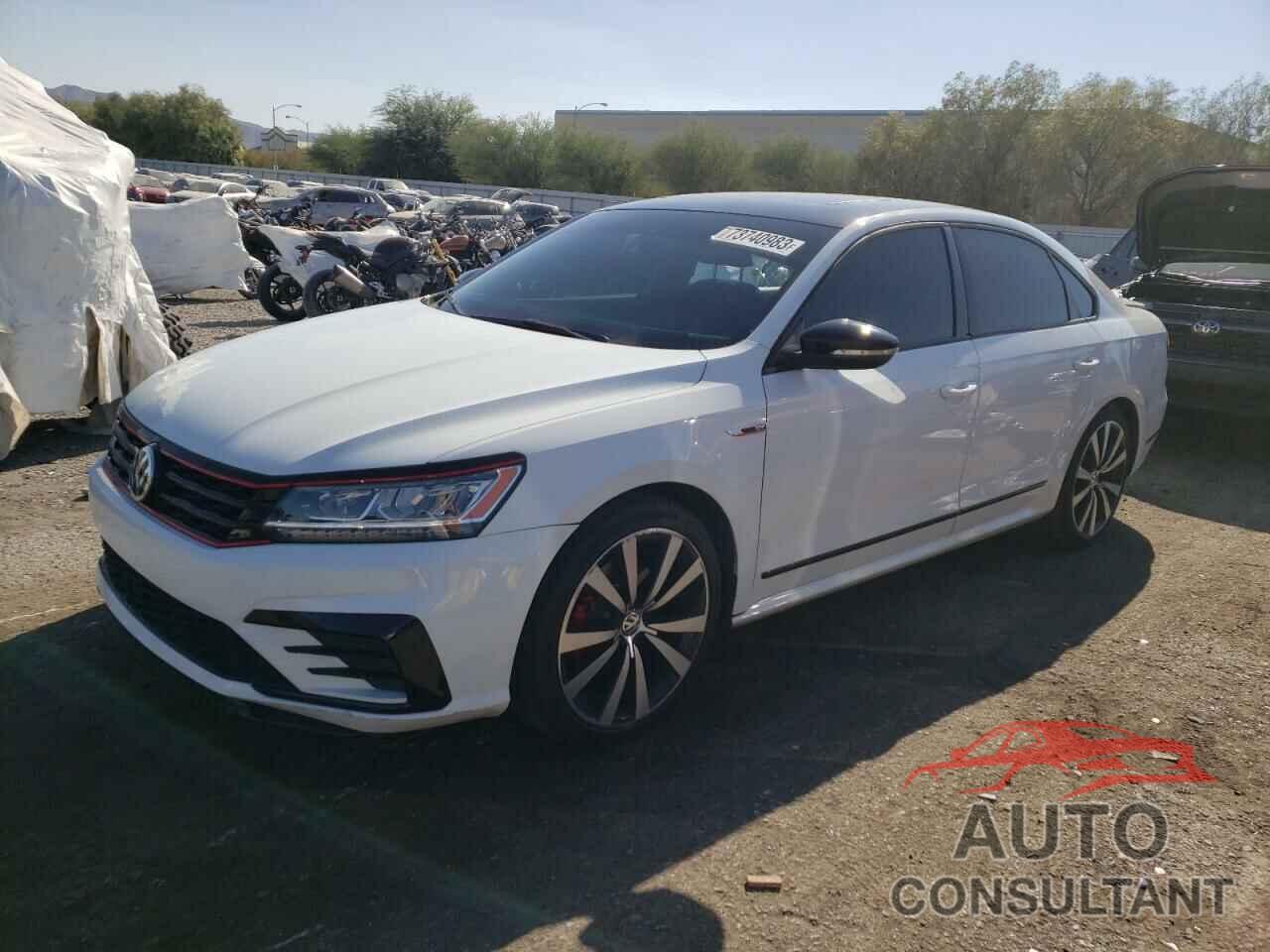VOLKSWAGEN PASSAT 2018 - 1VWJM7A33JC047952